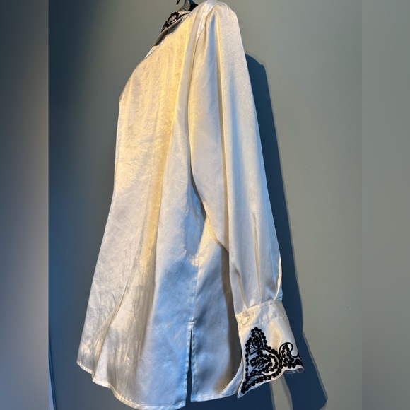 Como Vintage Satin Blouse with Black Embroidery - Picture 10 of 16